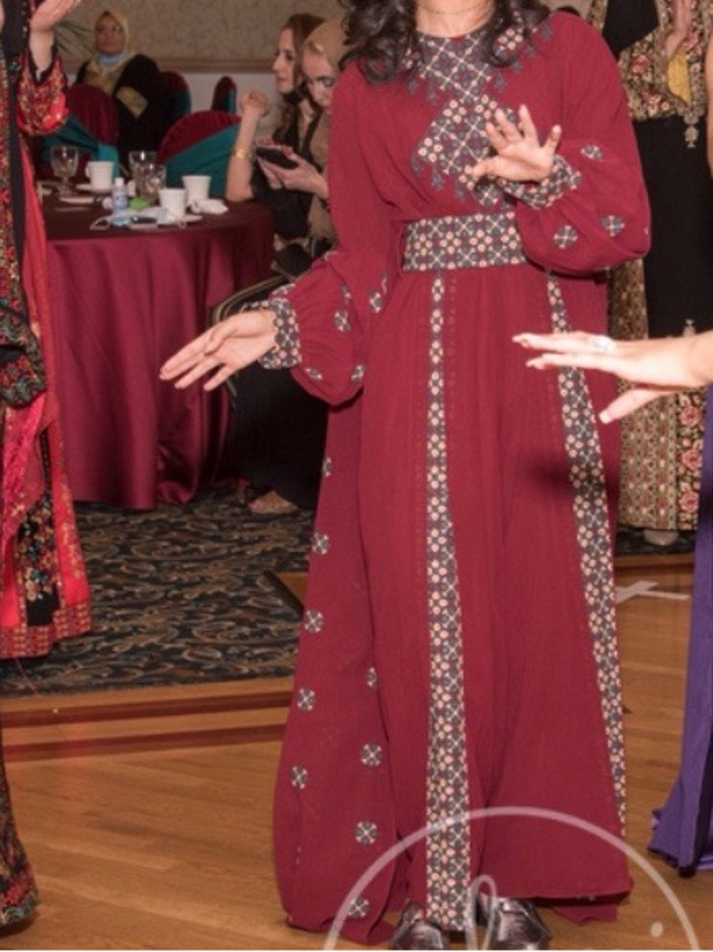 Elegant Burgundy Embroidered Women’s Thobe